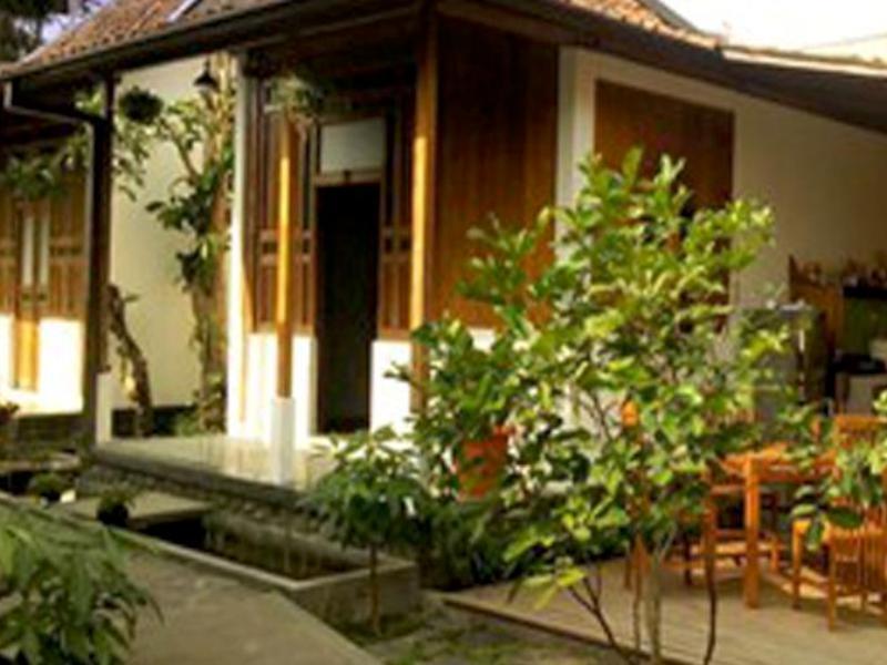 Ndalem Mj Homestay Yogyakarta Extérieur photo