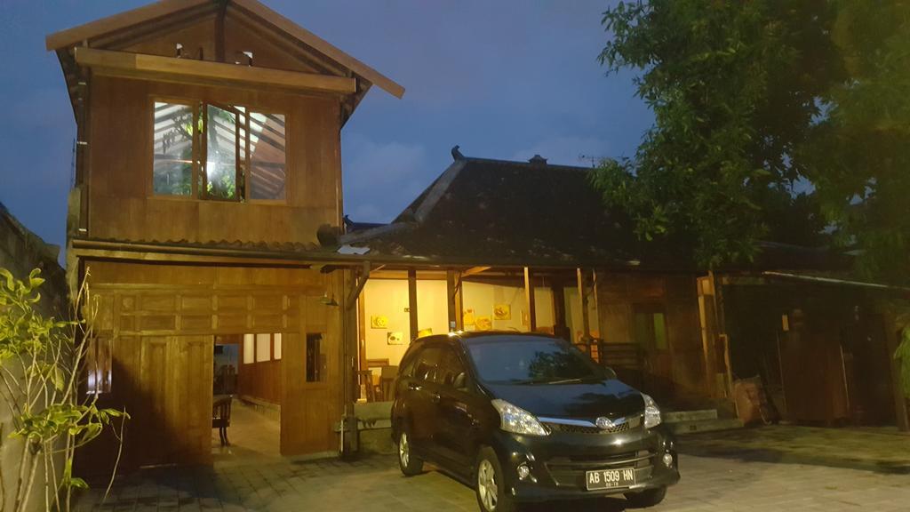 Ndalem Mj Homestay Yogyakarta Extérieur photo