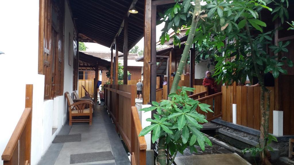 Ndalem Mj Homestay Yogyakarta Extérieur photo