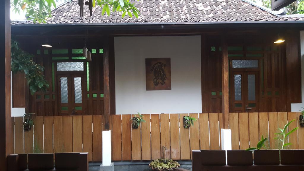 Ndalem Mj Homestay Yogyakarta Extérieur photo