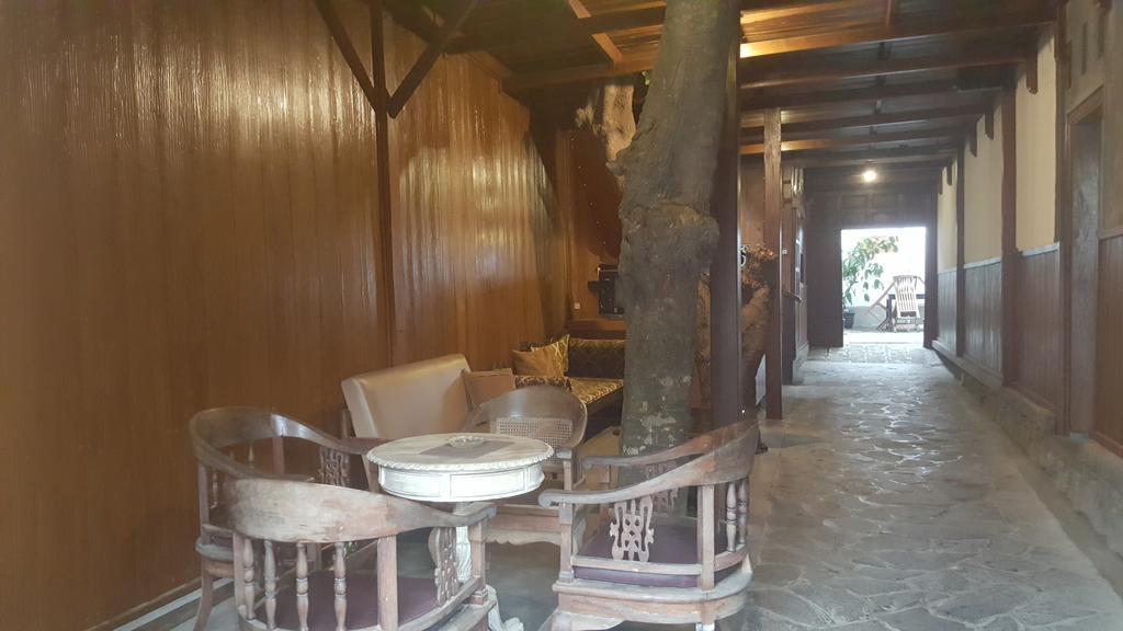 Ndalem Mj Homestay Yogyakarta Extérieur photo
