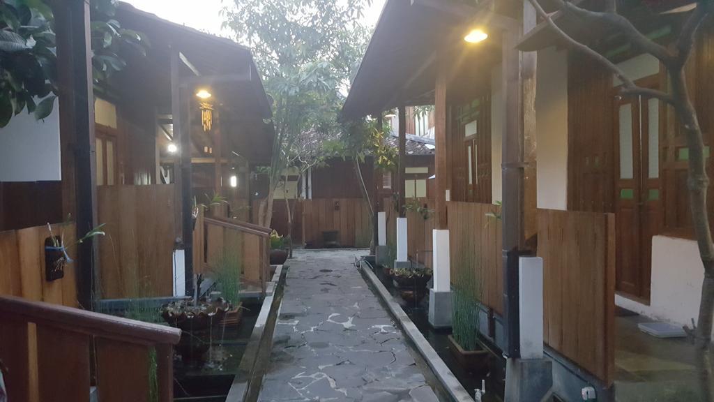Ndalem Mj Homestay Yogyakarta Extérieur photo