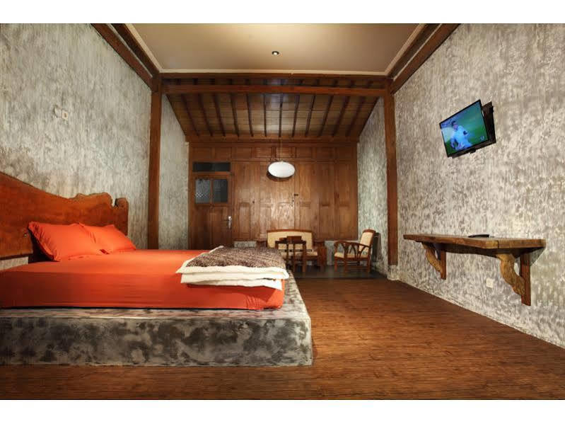 Ndalem Mj Homestay Yogyakarta Extérieur photo