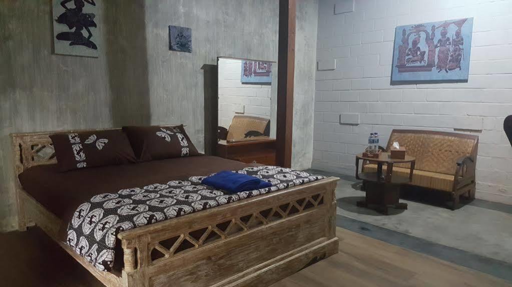 Ndalem Mj Homestay Yogyakarta Extérieur photo