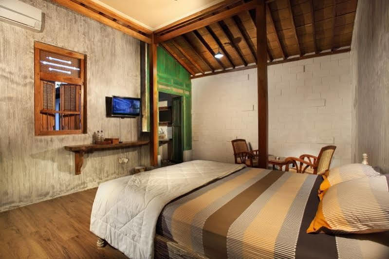 Ndalem Mj Homestay Yogyakarta Extérieur photo