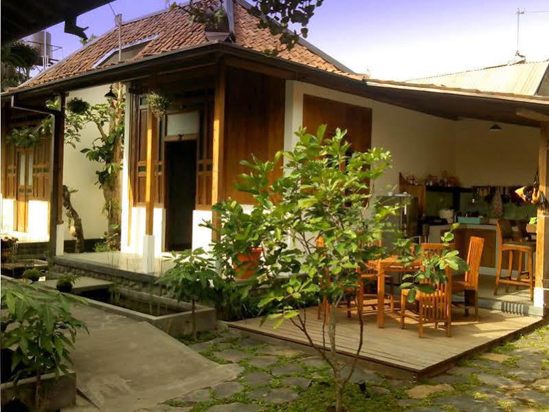 Ndalem Mj Homestay Yogyakarta Extérieur photo