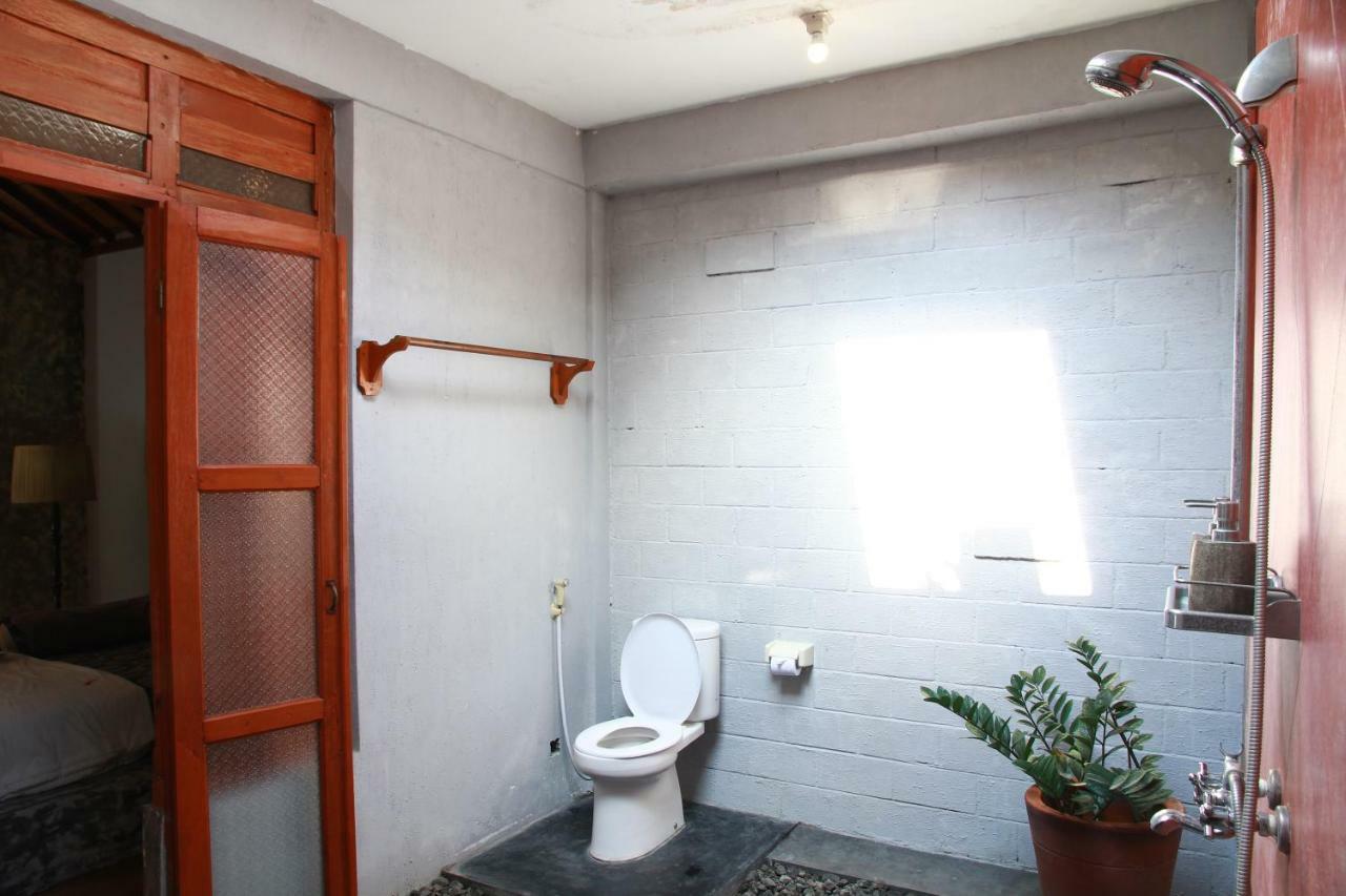 Ndalem Mj Homestay Yogyakarta Extérieur photo
